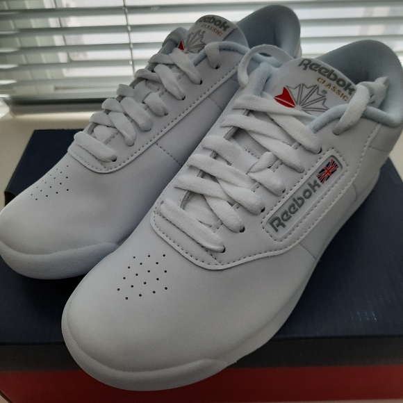 New Reebok Princess Shoes - Picture 3 of 7